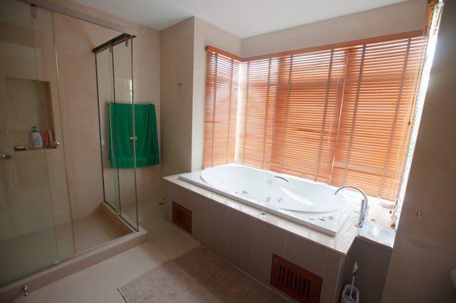 House for sale Na Jomtien Pattaya showing the bathroom House for sale Na Jomtien Pattaya showing the bathroom