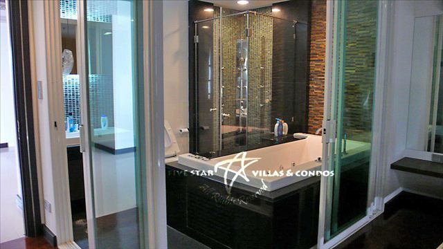 Condominium for rent in Naklua at Ananya showing the en-suite bathroom Condominium for rent in Naklua at Ananya showing the en-suite bathroom
