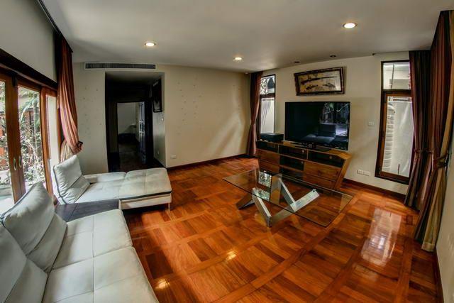 House for sale at Na Jomtien Pattaya showing the guest room House for sale at Na Jomtien Pattaya showing the guest room