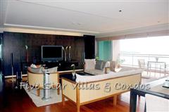 Condominium for sale on Pattaya Beach at NORTHSHORE showing the living area