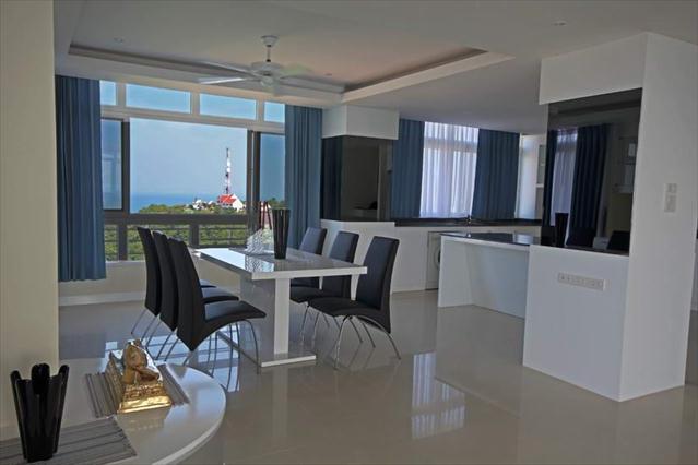 Condominium for sale on Phratamnak showing dining kitchen Condominium for sale on Phratamnak showing dining kitchen