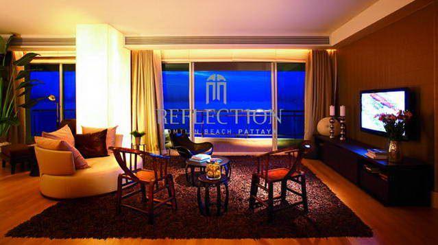 Condominium for sale in Jomtien showing living at night time Condominium for sale in Jomtien showing living at night time