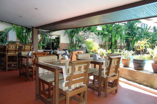 Serviced Apartments For Sale Pattaya showing the restaurant area