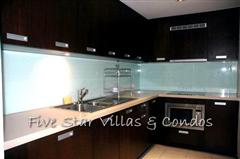 Condominium for rent on Pattaya Beach at NORTHSHORE showing the kitchen