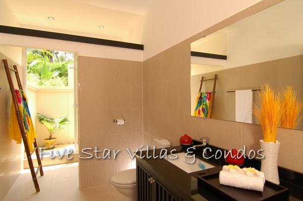 Pool villa for sale in Pattaya at The Vineyard Phase 2 showing the bathroom