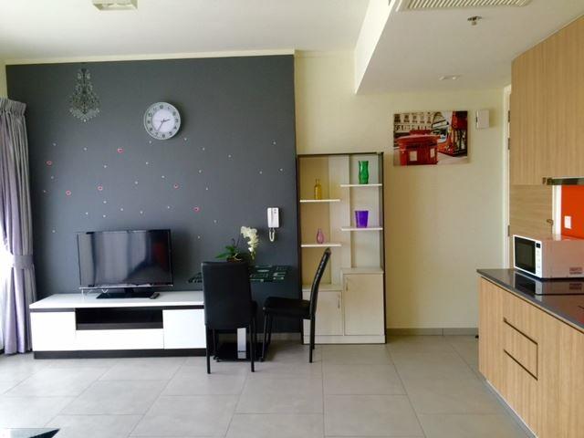 Condominium for sale at Zire Pattaya showing the open plan Condominium for sale at Zire Pattaya showing the open plan