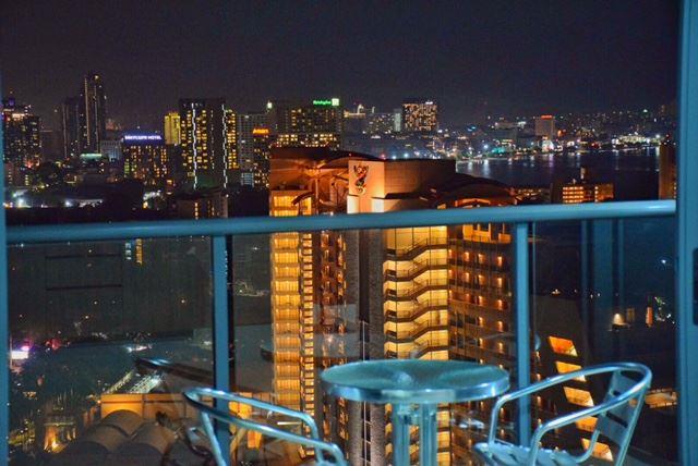 Condominium for sale at Zire Pattaya showing the balcony and view Condominium for sale at Zire Pattaya showing the balcony and view