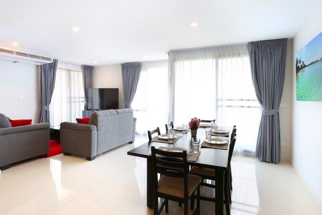 Condominium For Sale Pattaya showing the living and dining areas Condominium For Sale Pattaya showing the living and dining areas