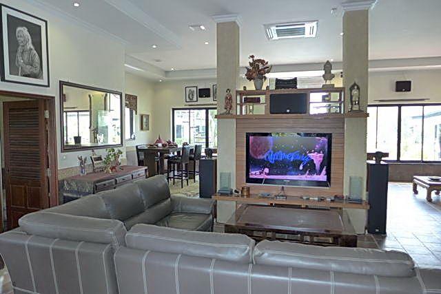 Commercial for sale Phoenix Pattaya showing the living room Commercial for sale Phoenix Pattaya showing the living room