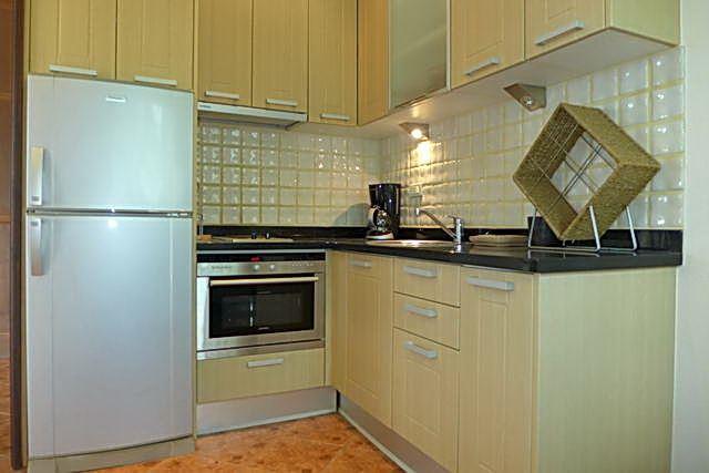Commercial for sale Phoenix Pattaya showing a kitchen Commercial for sale Phoenix Pattaya showing a kitchen