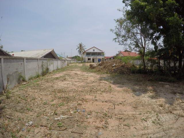 Land for sale Pattaya showing the land and derelict house Land for sale Pattaya showing the land and derelict house