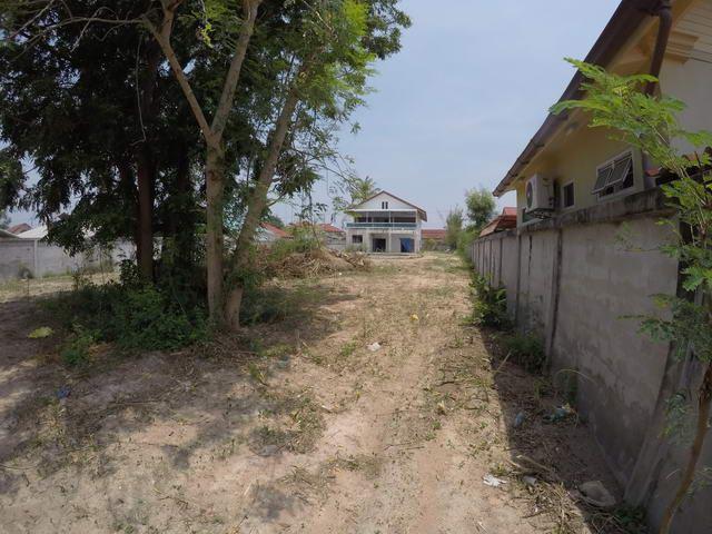 Land for sale Pattaya showing the land and derelict house Land for sale Pattaya showing the land and derelict house