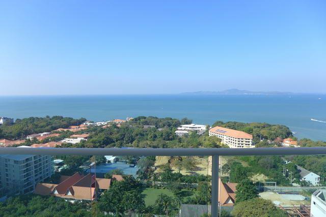 Condominium for sale Pratumnak showing balcony view Condominium for sale Pratumnak showing balcony view