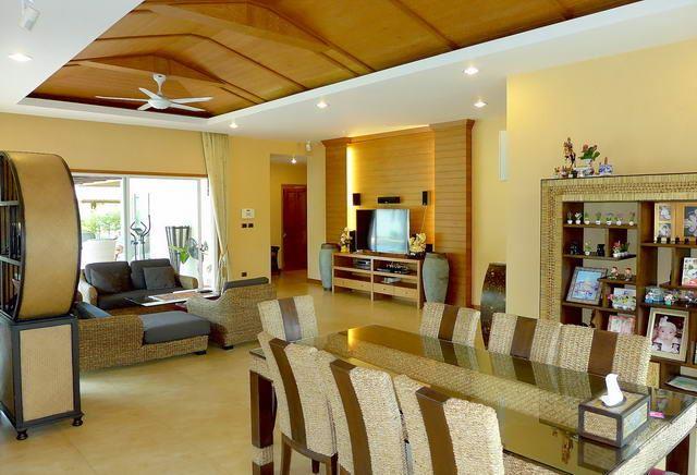 House for sale Huay Yai showing the dining and living areas House for sale Huay Yai showing the dining and living areas