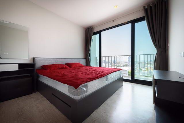 Condominium for sale Pattaya showing the master bedroom Condominium for sale Pattaya showing the master bedroom