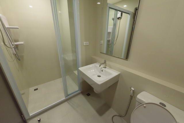 Condominium for sale Pattaya showing a bathroom Condominium for sale Pattaya showing a bathroom