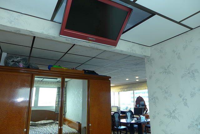 Condominium for sale Pattaya showing the roofing TV Condominium for sale Pattaya showing the roofing TV