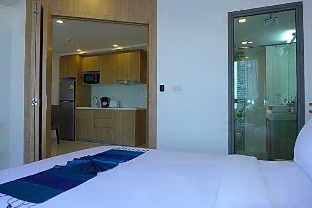 Condominium for sale Pratumnak Hill Pattaya showing the bedroom suite Condominium for sale Pratumnak Hill Pattaya showing the bedroom suite