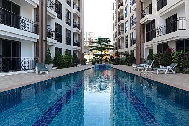 Condominium for sale Pratumnak Hill Pattaya showing the communal swimming pool Condominium for sale Pratumnak Hill Pattaya showing the communal swimming pool