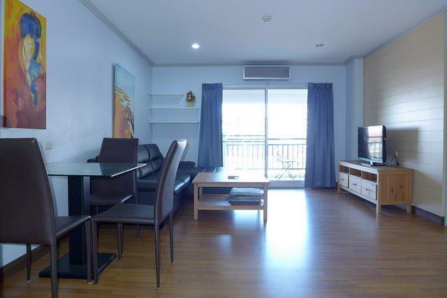 Condominium for sale Pattaya showing the living and dining areas Condominium for sale Pattaya showing the living and dining areas