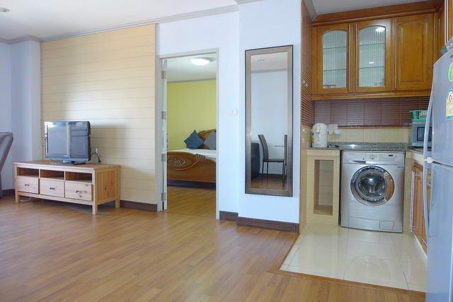 Condominium for sale Pattaya showing the kitchen area Condominium for sale Pattaya showing the kitchen area