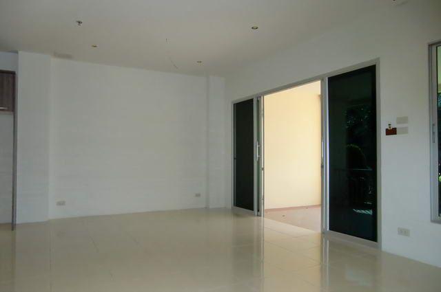 Condominium for sale at Phratamnak showing the proposed dining area Condominium for sale at Phratamnak showing the proposed dining area