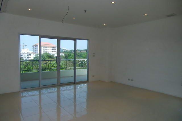 Condominium for sale on Phratamnak showing a bedroom Condominium for sale on Phratamnak showing a bedroom