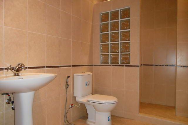 Condominium for sale on Phratamnak showing the bathroom Condominium for sale on Phratamnak showing the bathroom