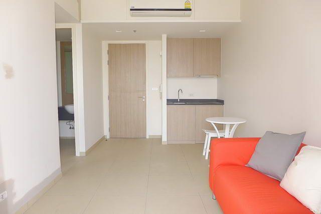 Condominium for sale Pattaya showing open plan concept Condominium for sale Pattaya showing open plan concept