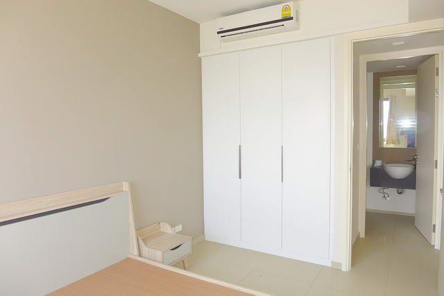 Condominium for sale Pattaya showing the bedroom suite Condominium for sale Pattaya showing the bedroom suite