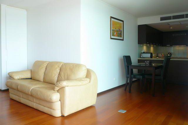 Condominium for sale in Pattaya showing the living and dining areas Condominium for sale in Pattaya showing the living and dining areas