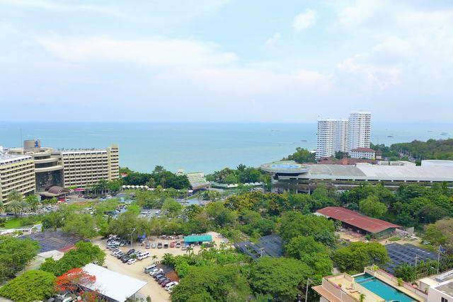 Condominium for sale Pratumnak Hill Pattaya showing the views Condominium for sale Pratumnak Hill Pattaya showing the views