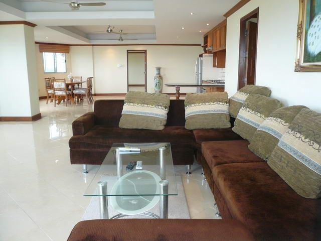 Condominium for sale in Na Jomtien showing the sitting area Condominium for sale in Na Jomtien showing the sitting area