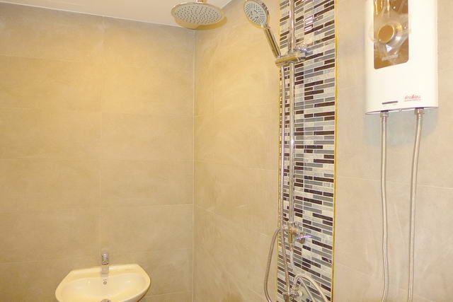 Shop house for sale pattaya showing the bathroom style Shop house for sale pattaya showing the bathroom style