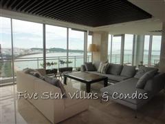 Condominium for sale on Pattaya Beach at Northshore showing a living area