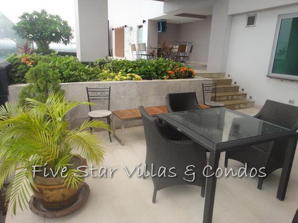 Condominium for rent on Pattaya Beach at Northshore showing the patio terrace
