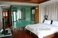 House for sale Wong Amat beachfront showing the master bedroom