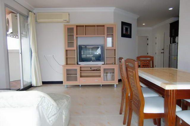 Condominium for sale in Pattaya showing the dining area Condominium for sale in Pattaya showing the dining area
