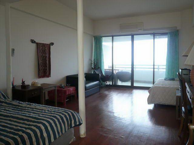 Condominium for sale at Na Jomtien Ban Amphur looking towards the balcony Condominium for sale at Na Jomtien Ban Amphur looking towards the balcony