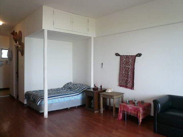 Condominium for sale at Na Jomtien Ban Amphur showing the 4 poster bed Condominium for sale at Na Jomtien Ban Amphur showing the 4 poster bed