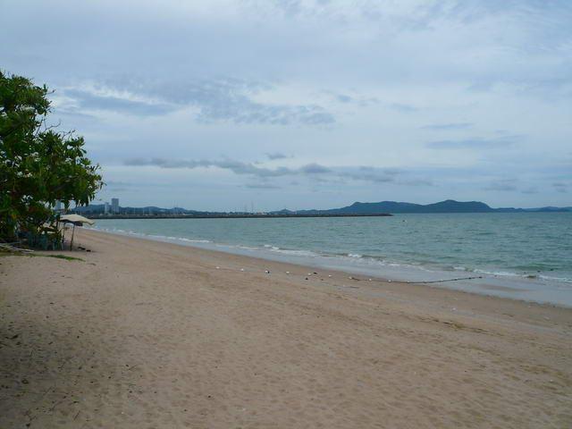 Condominium for sale at Na Jomtien Ban Amphur showing the local beach Condominium for sale at Na Jomtien Ban Amphur showing the local beach