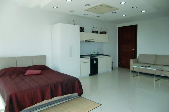 Condominium for sale on Pratumnak showing the studio Condominium for sale on Pratumnak showing the studio