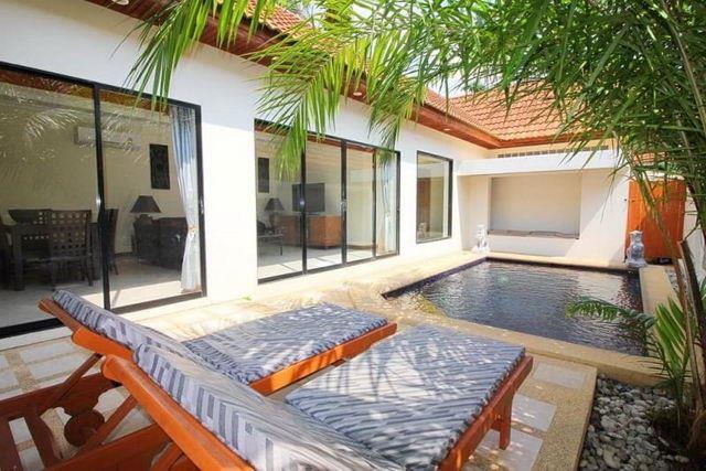 House for sale Jomtien showing the house, terrace and pool House for sale Jomtien showing the house, terrace and pool