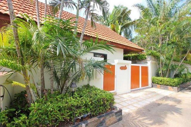 House for sale Jomtien showing the house frontage House for sale Jomtien showing the house frontage