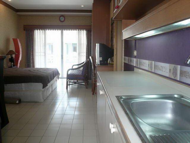 Condominium for sale in Jomtien looking from the kitchen Condominium for sale in Jomtien looking from the kitchen