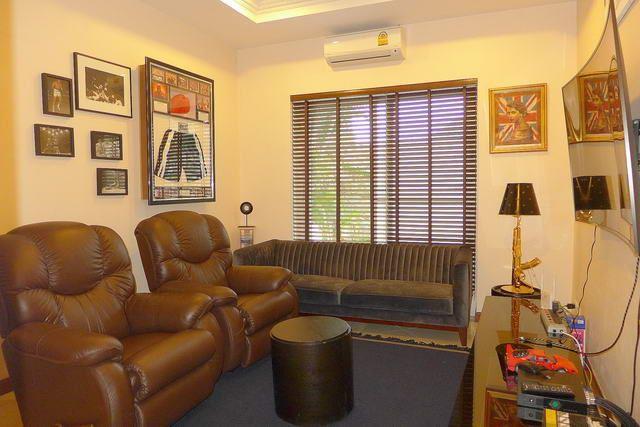 House for sale East Pattaya showing a media room House for sale East Pattaya showing a media room