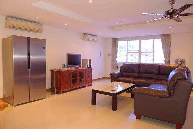 Condominium for sale Pattaya showing the living area Condominium for sale Pattaya showing the living area