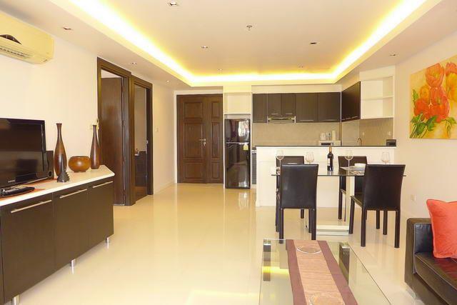Condominium for sale Pattaya showing the living and dining area Condominium for sale Pattaya showing the living and dining area
