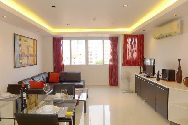 Condominium for sale Pattaya showing the dining and living areas Condominium for sale Pattaya showing the dining and living areas
