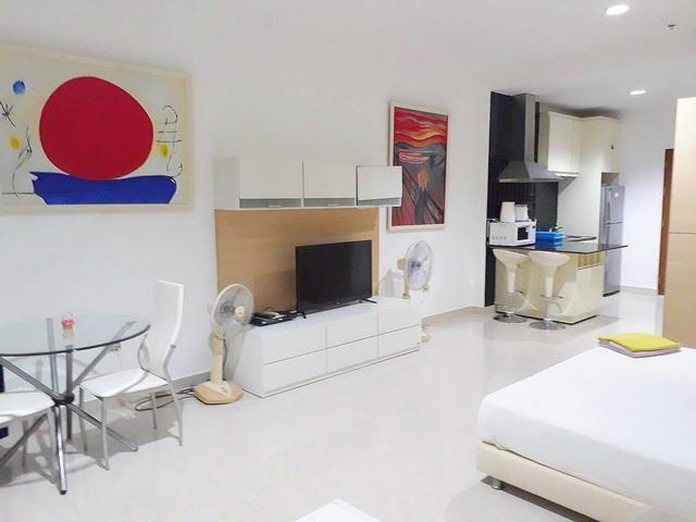 Condominium for sale Jomtien looking towards the kitchen Condominium for sale Jomtien looking towards the kitchen